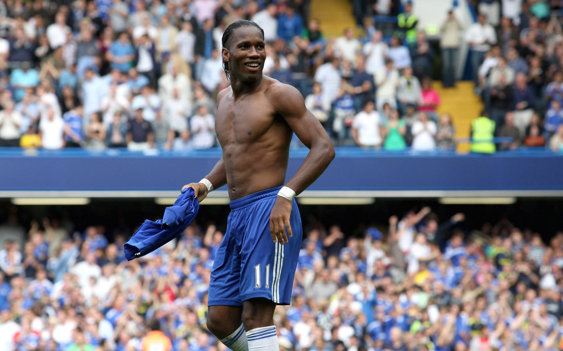 训练前热身流程标准化有效减少运动损伤保障训练安全性，训练前热身一般为几分钟